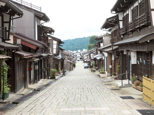 「八匠」の取り組みで八尾の景観作りに寄与